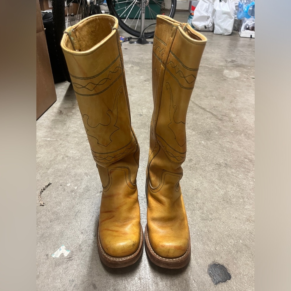 vintage frye campus style boot! (NOT FRYE)